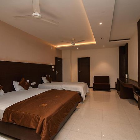 Shree Ram Hotel อุจเจน ภายนอก รูปภาพ