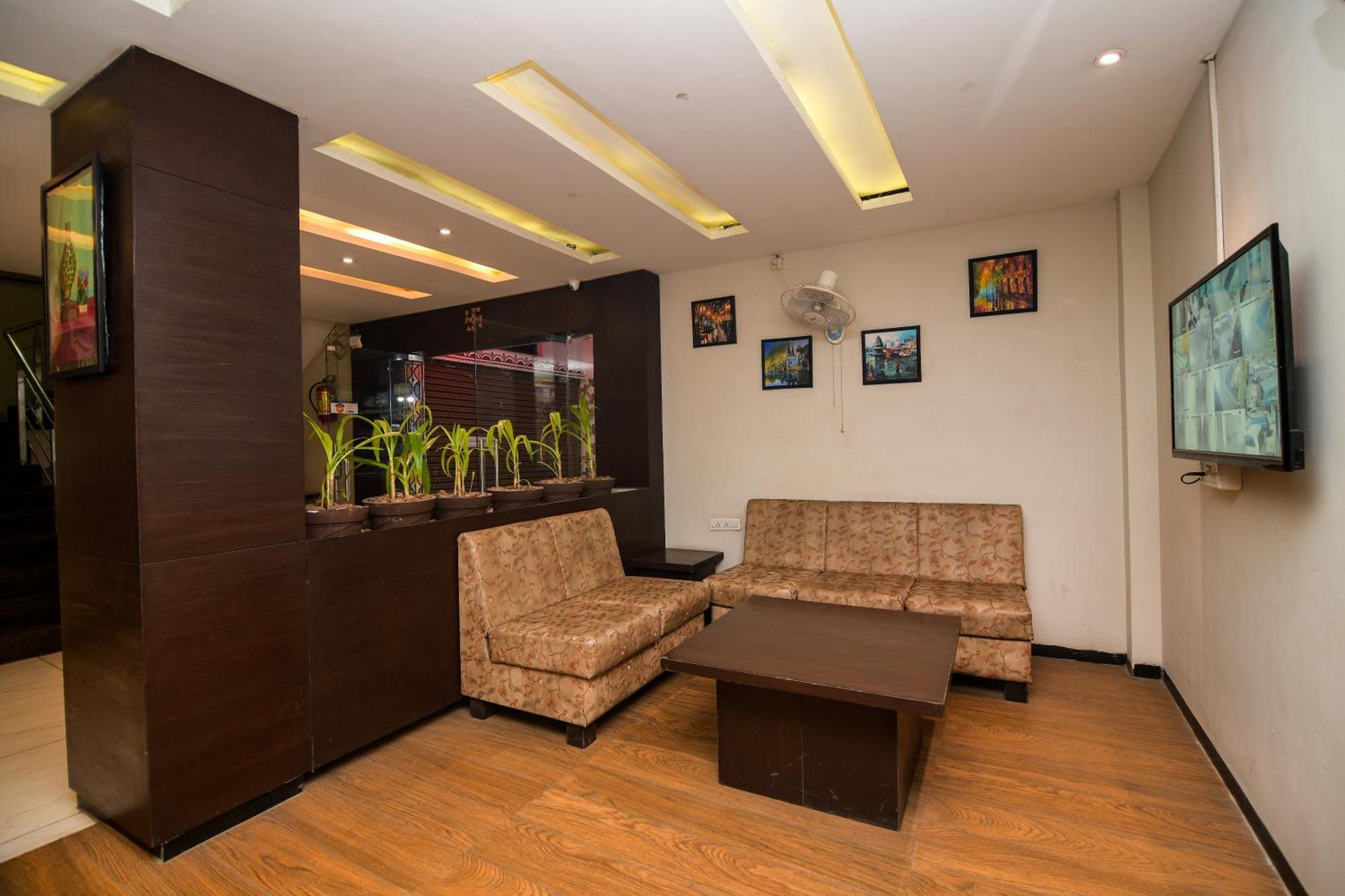 Shree Ram Hotel อุจเจน ภายนอก รูปภาพ